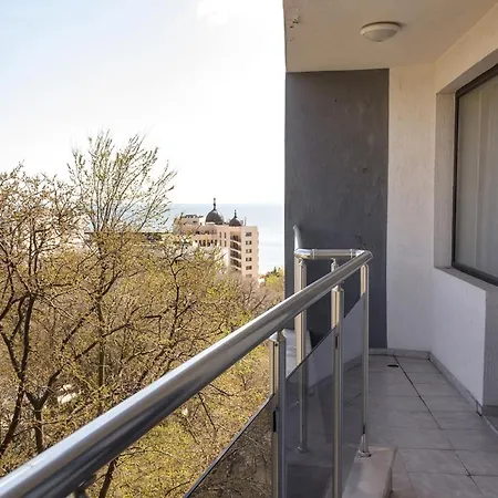 Bright 1-bedroom Flat With Balcony In By Flat Mаnager Apartmán Zlate písky